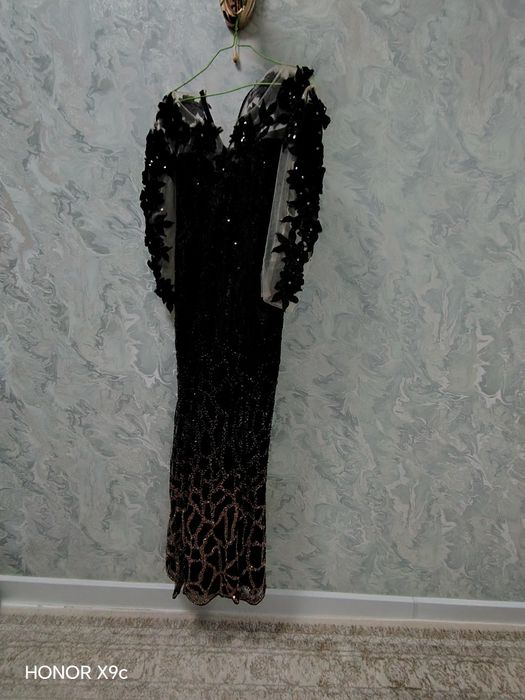 Вечерний платье.