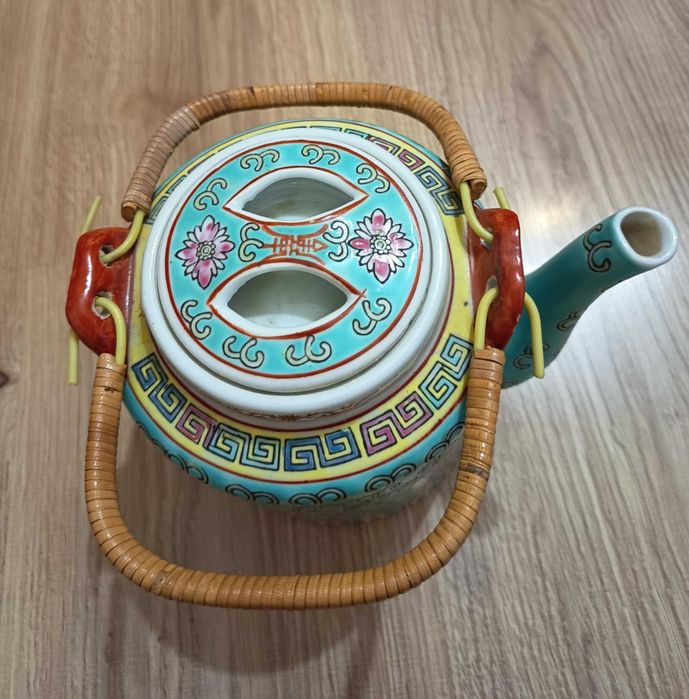 Китайски чайник+4 чашки