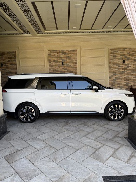 Kia karnival 2023 yil.