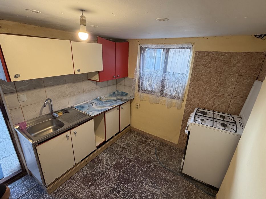 Casă de inchiriat la curte