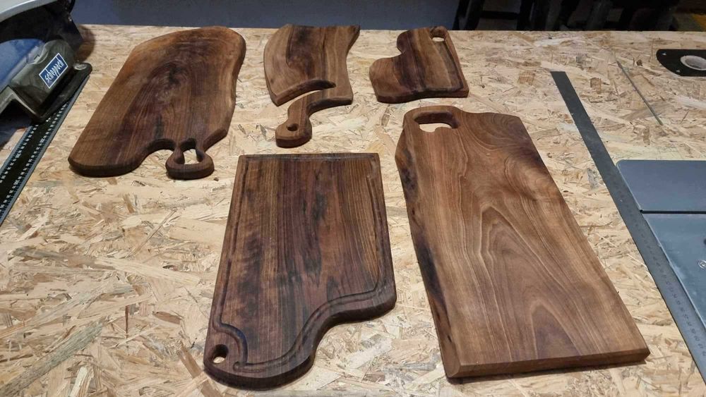 Персонализирани ръчно изработени подаръци от орех,дъб