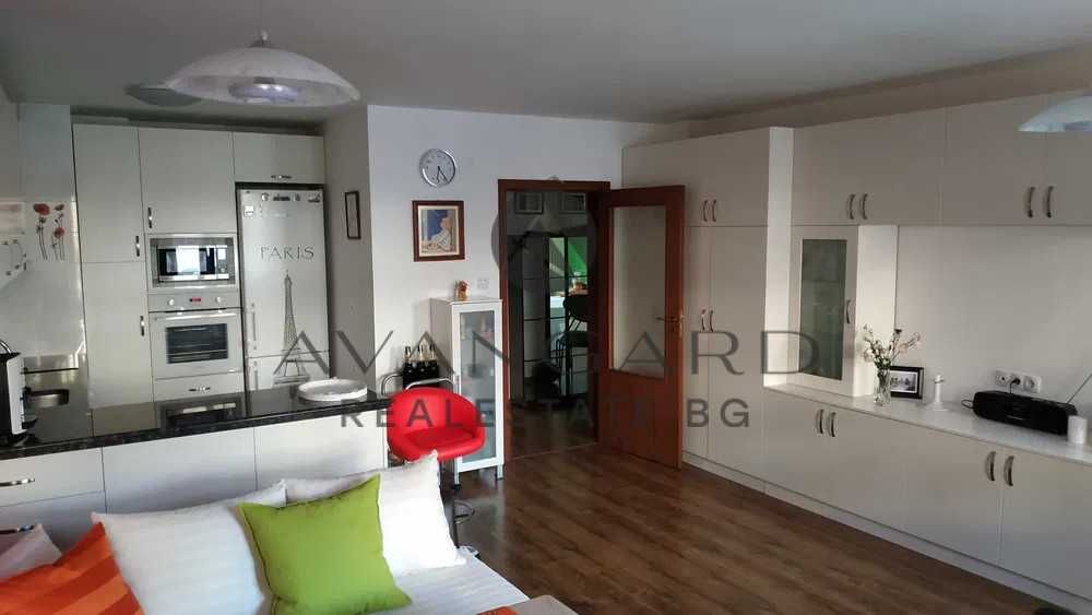 Продава се Двустаен апартамент в Пловдив, Остромила - 69 кв.м за 2000 €/кв.м - Снимка #3