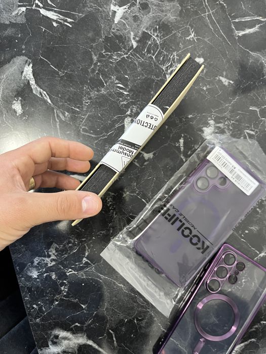 Vand 2huse si 2 folii pentru s25 ultra