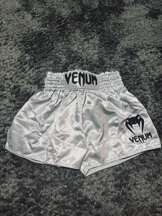 Venum Classic Muay Thay shorts Silver/Black