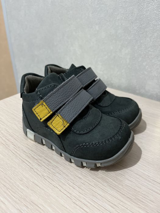 Продам полуботинки