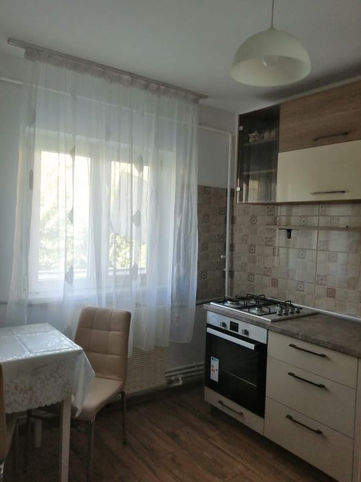 Inchiriere ap decomandat 3 camere Nicolina 2