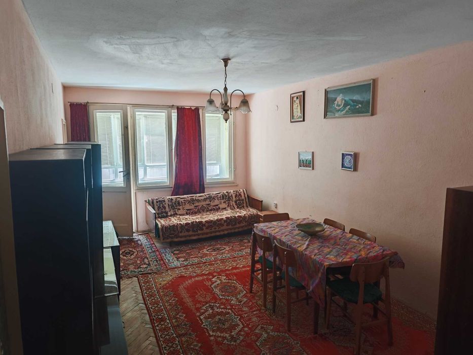 Дава се под наем Четиристаен апартамент в Варна, Лятно кино Тракия - 110 кв.м за 459 € - Снимка #2