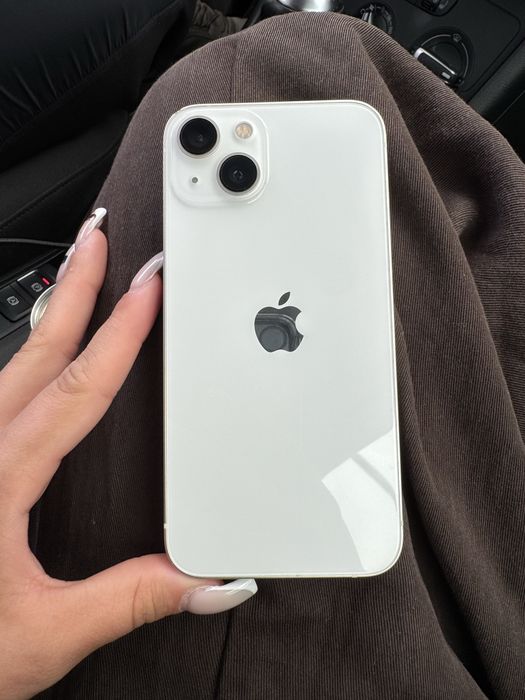 продавам Iphone 13
