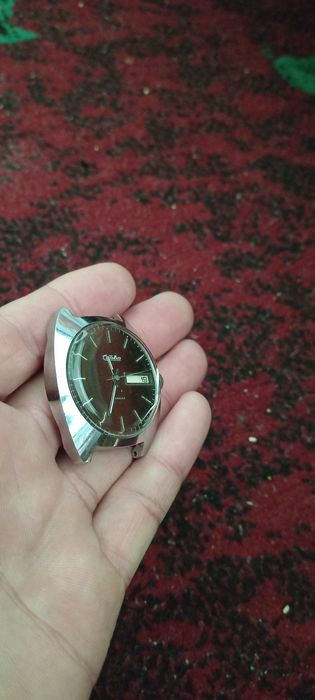 Assalomu alaykum soatlar sotiladi