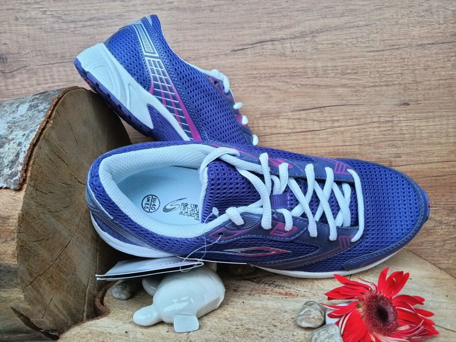 Туристически леки спортни маратонки в лилаво и бяло,внос от Австрия