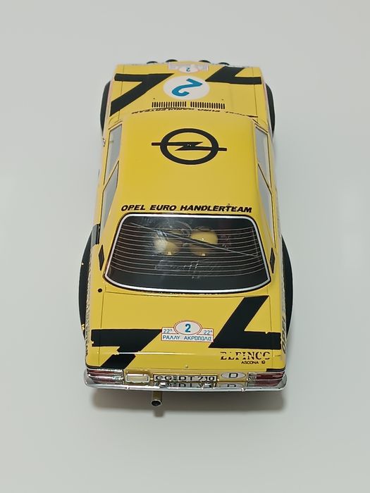 Macheta BoS Opel Ascona A raliu 1:18 editie limitata ( Burago