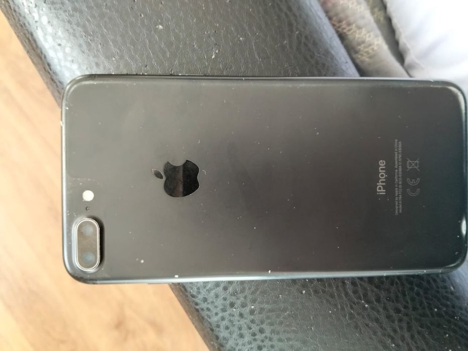 Продам айфон 7+ память 128гиг