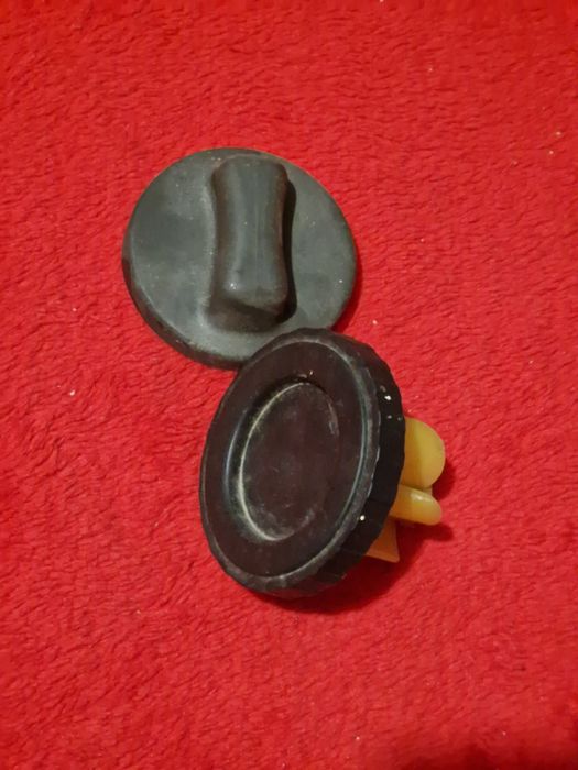 Bușon pentru rezervor auto