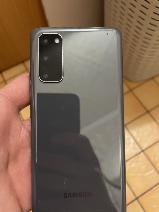Продам samsung s20