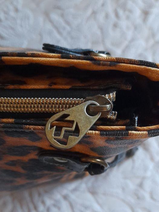 Оригинална дамска чанта Betty Boop-като нова,леопрадов принт