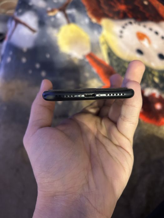 Vand iphone se 3 de piese