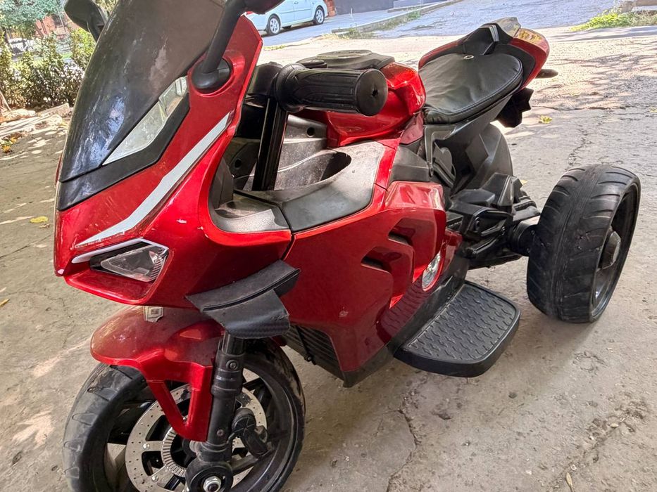 A’lo holatdagi bolalar elektr mototsikli sotiladi