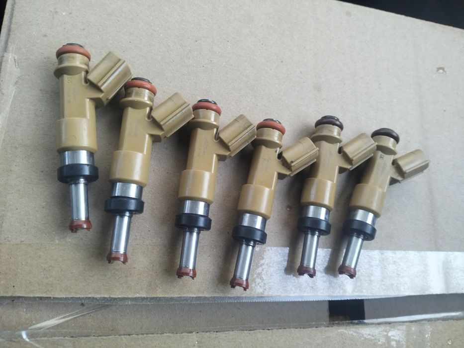 Продам форсунки 1 GR-FE . Прадо