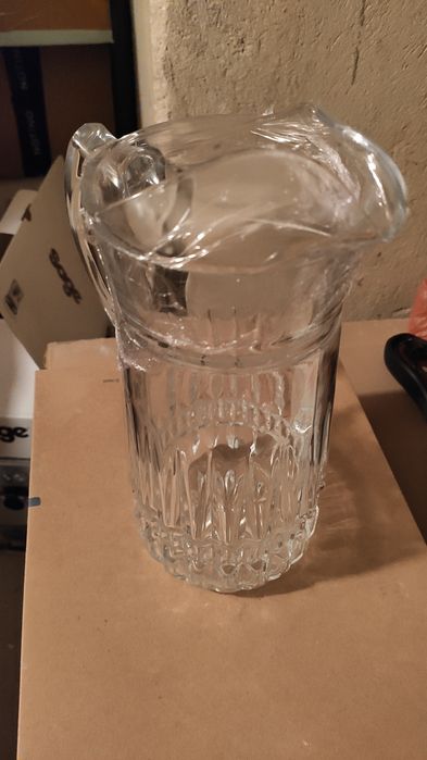 Кана с двойно дъно, чаши, подноси