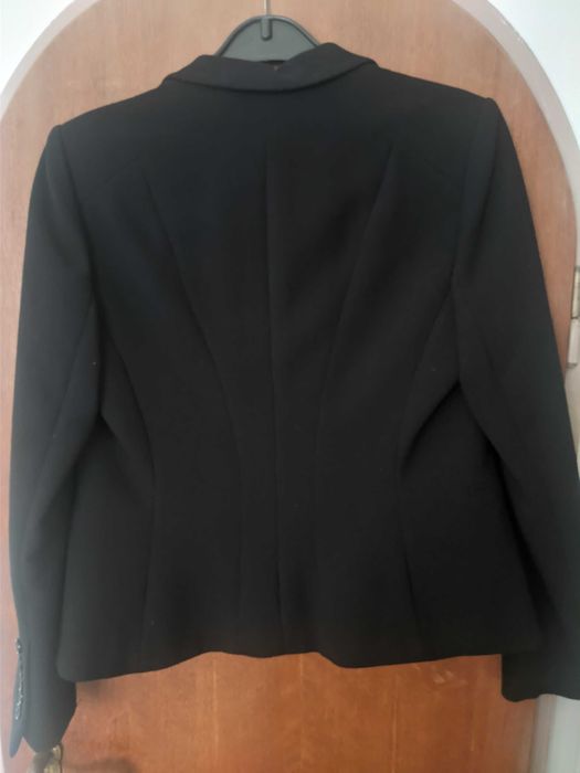 Черно дамско елегантно сако