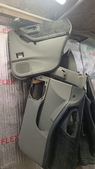 Продам двери от Subaru sf forester