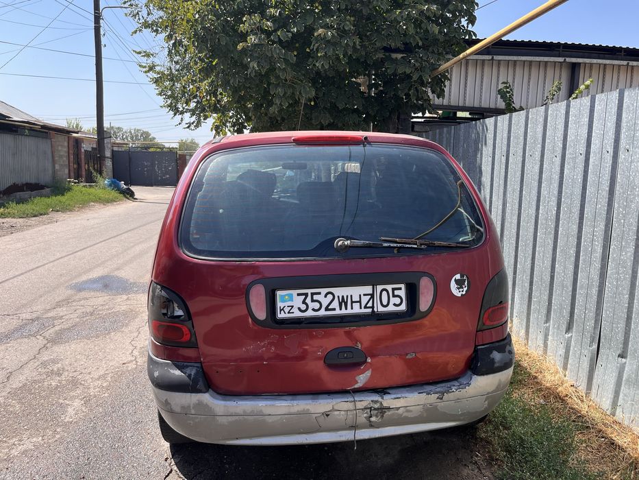 Прдам Рено меган 1