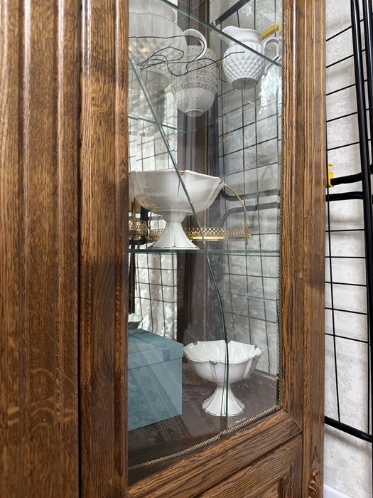 Продоеться стенка и диван