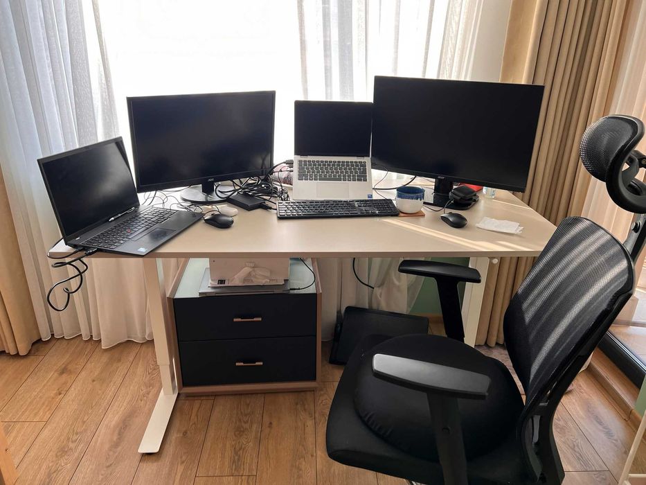 IKEA TROTTEN бюро с регулиране на височината