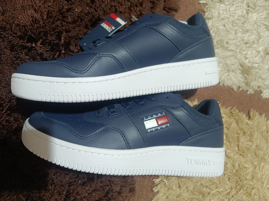 Adidași Tommy Hilfiger