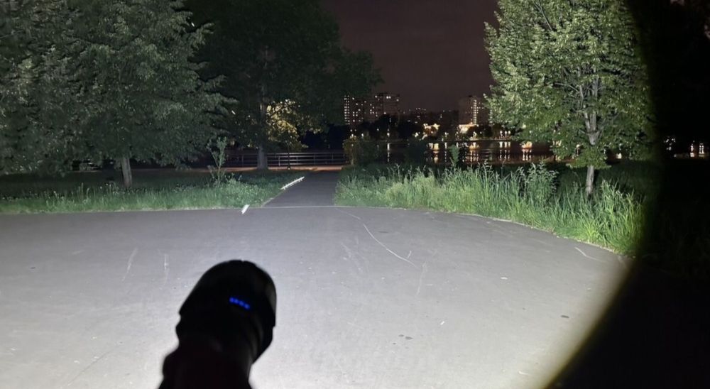 Мощный прожектор фонарь