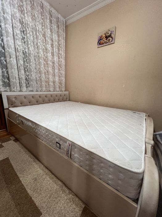 Продаётся двухспальная кровать и отропедический матрас