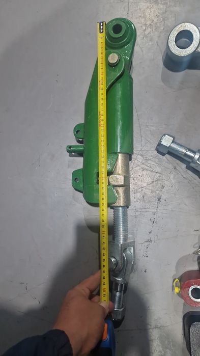 Ancora stabilizator tractor john deere seria 5000 6000 7000 .tenson vertical reglabil pret 1250 lei .se poate trimite prin curier rapid în toată tara