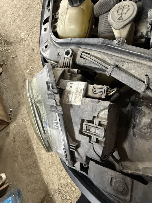 Продам фару левую на Мини купер