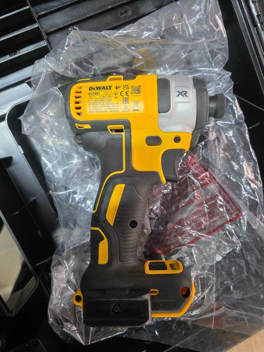 Masina de insurubat cu impact Dewalt DCF887P2-QW