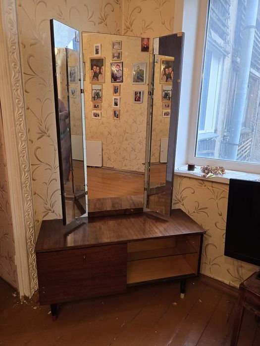 Продам трюмо советское