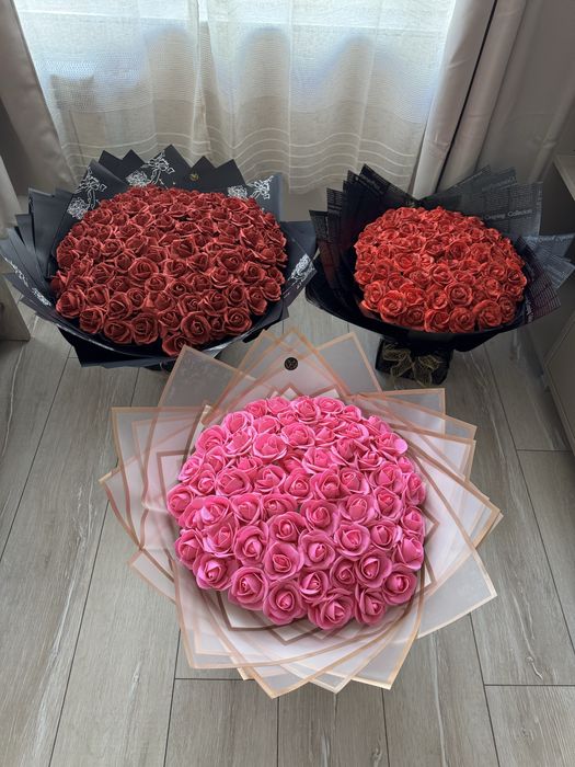 Букети от брокатени рози