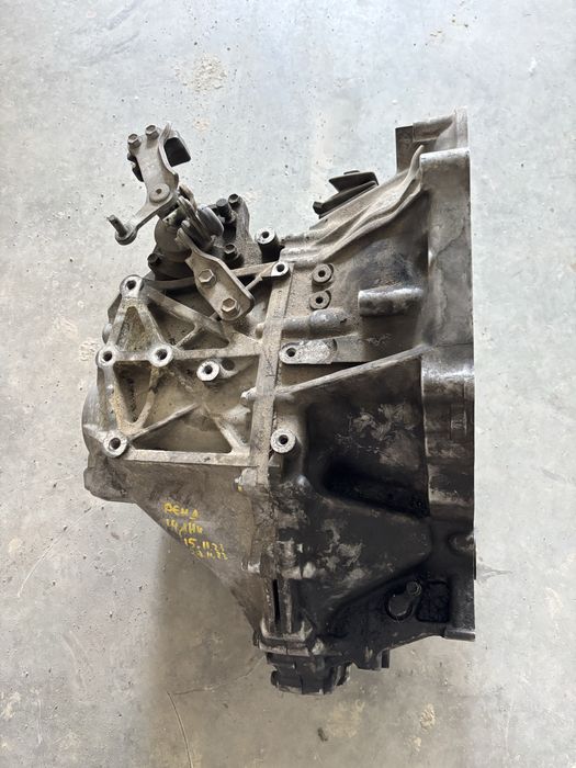 Скоростна кутия за Авенсис/ Toyota Avensis Т25, 2007г дизел