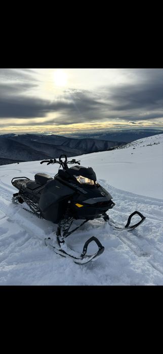 Snowmobil Bombardier Ski-Doo Summit X 850