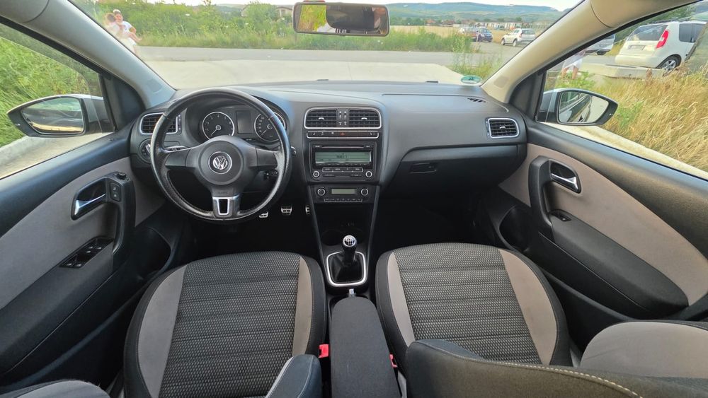 VOLKSWAGEN Polo 2012 — imagine 4