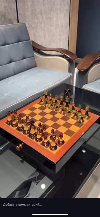 Люкс шахматы падоричний мужчин, которые выигрывают ещё до начала игры