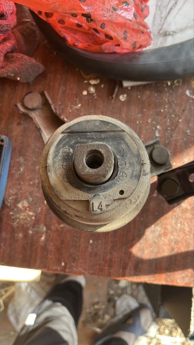 Опора двигателя Камри 45