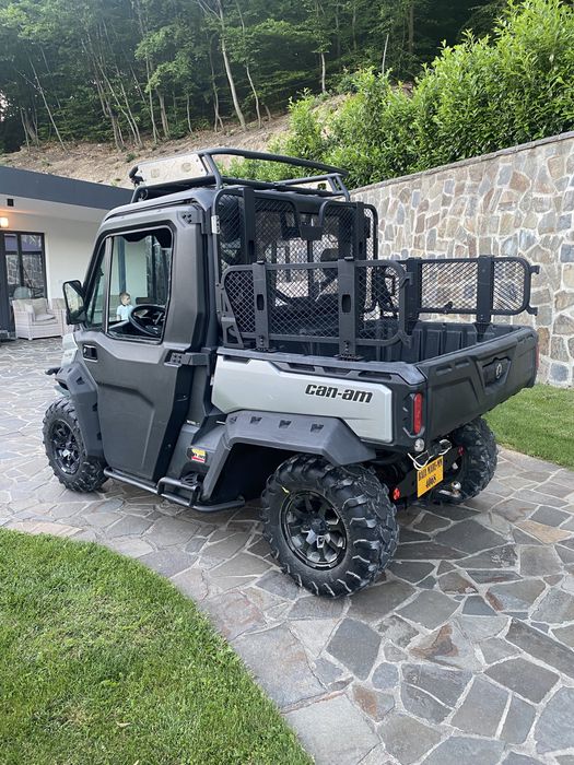 Can am traxter hd 10 pro accesorii de 9 000 euro incluse in pret.  Lama de zapada , salarita pentru zapada incluse in pret !!!