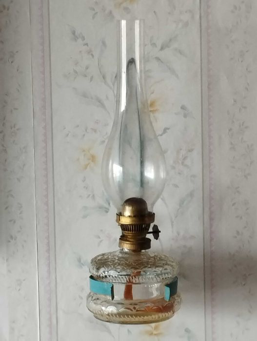 Настолни нощни лампи от Соца-месингова и дървена основа.Газена лампа.