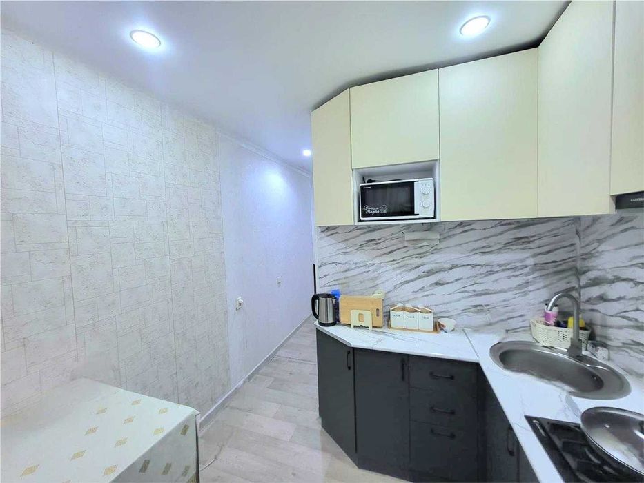 а Продам 3 комнатную Свечка 6 микрорайон