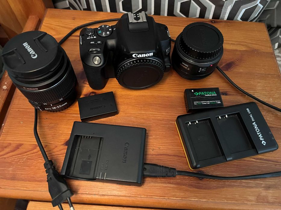 Canon EOS 250D aproape nou + 18-55mm + 50mm f/1.8 STM – pachet complet