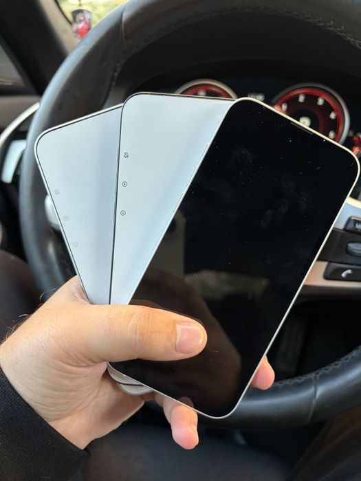 Iphone 16e Black/White 128GB