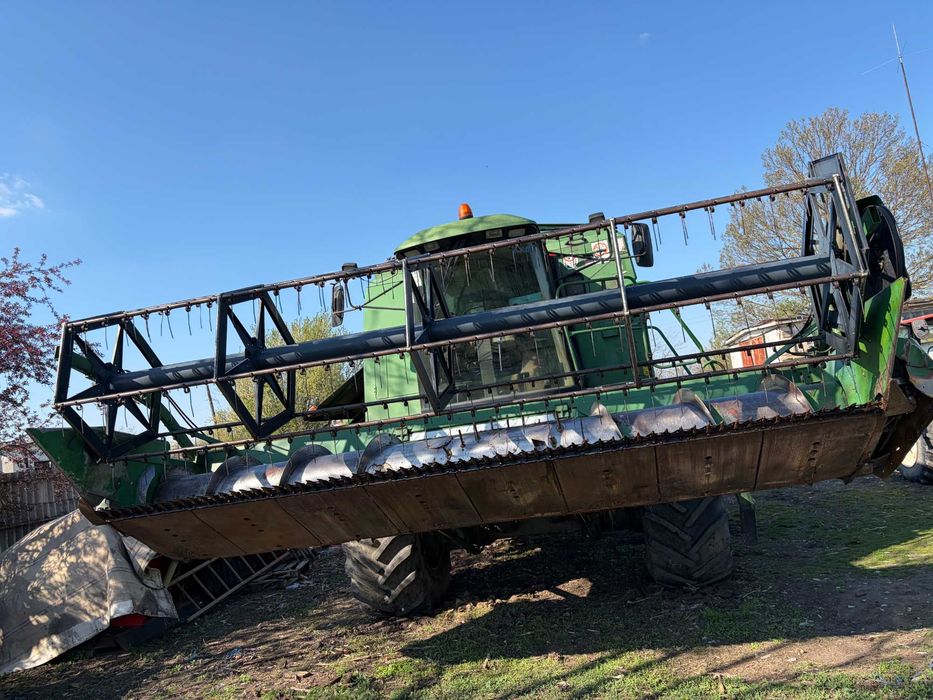 Combina John Deere 2056