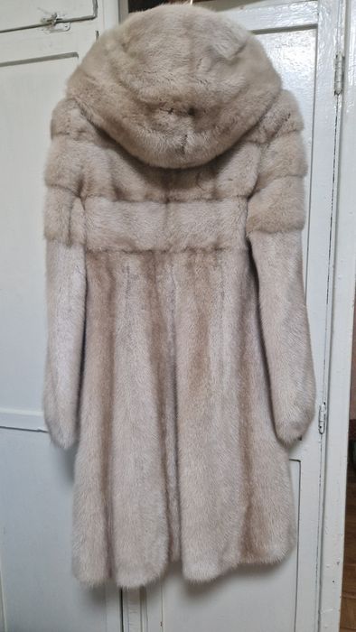 Норковая шуба с капюшоном