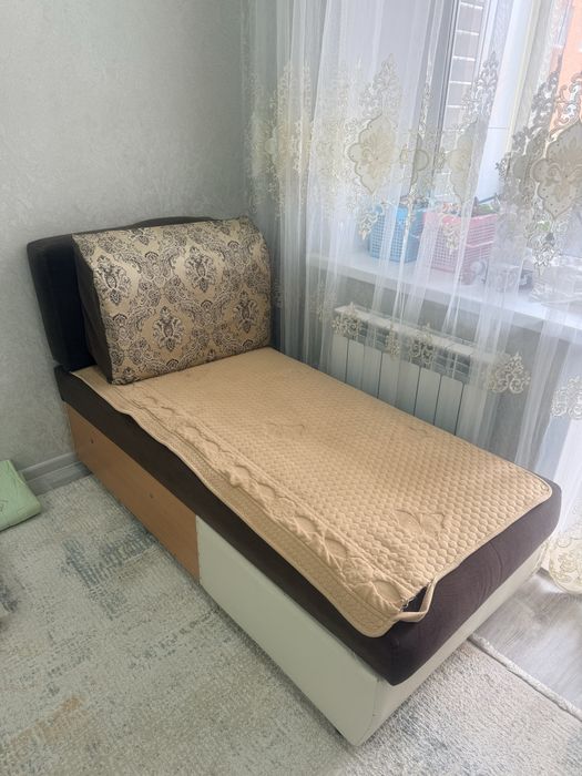 Продам диван углавой