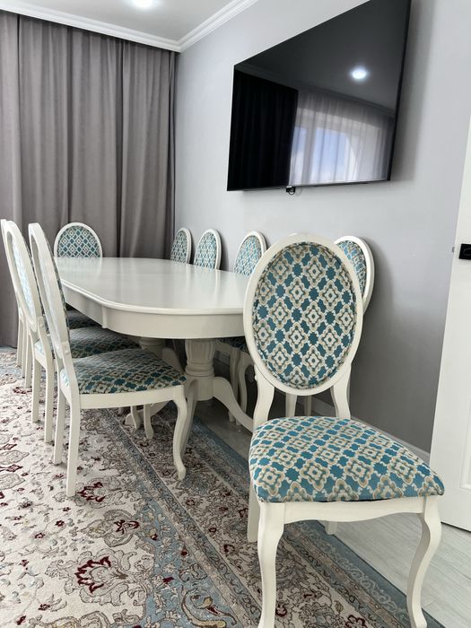 Продается стол со стульями в хорошем состояние